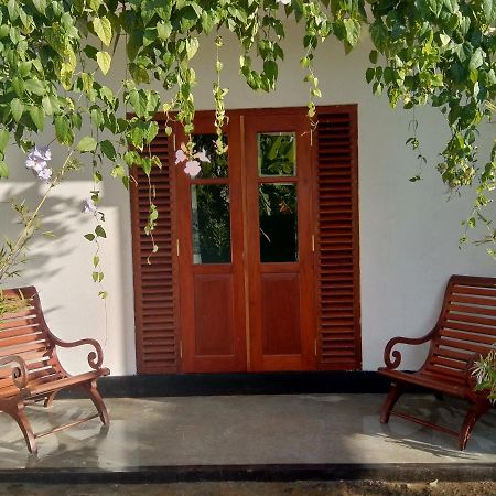 Mandara Rest Bed and Breakfast Hikkaduwa Εξωτερικό φωτογραφία