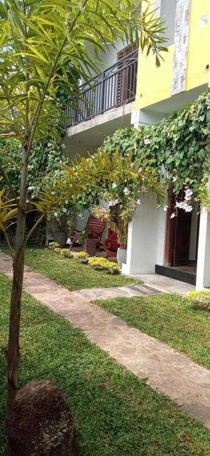 Mandara Rest Bed and Breakfast Hikkaduwa Εξωτερικό φωτογραφία