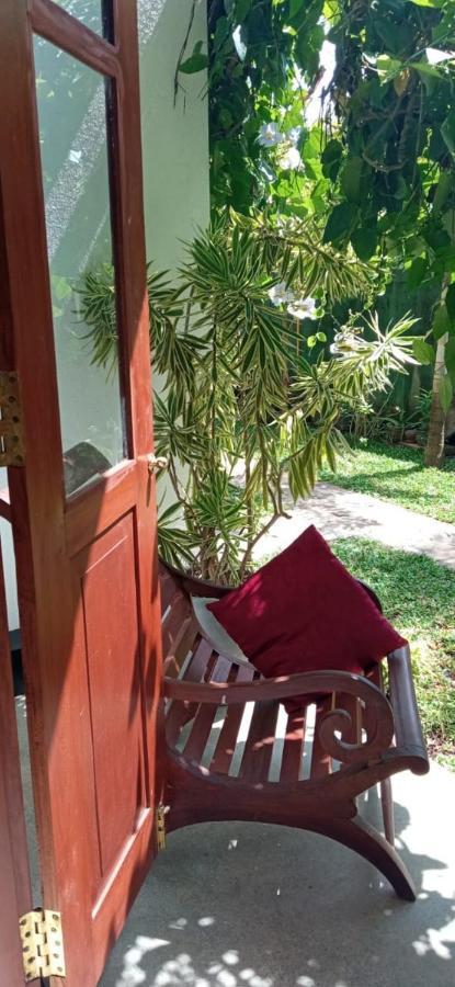 Mandara Rest Bed and Breakfast Hikkaduwa Εξωτερικό φωτογραφία