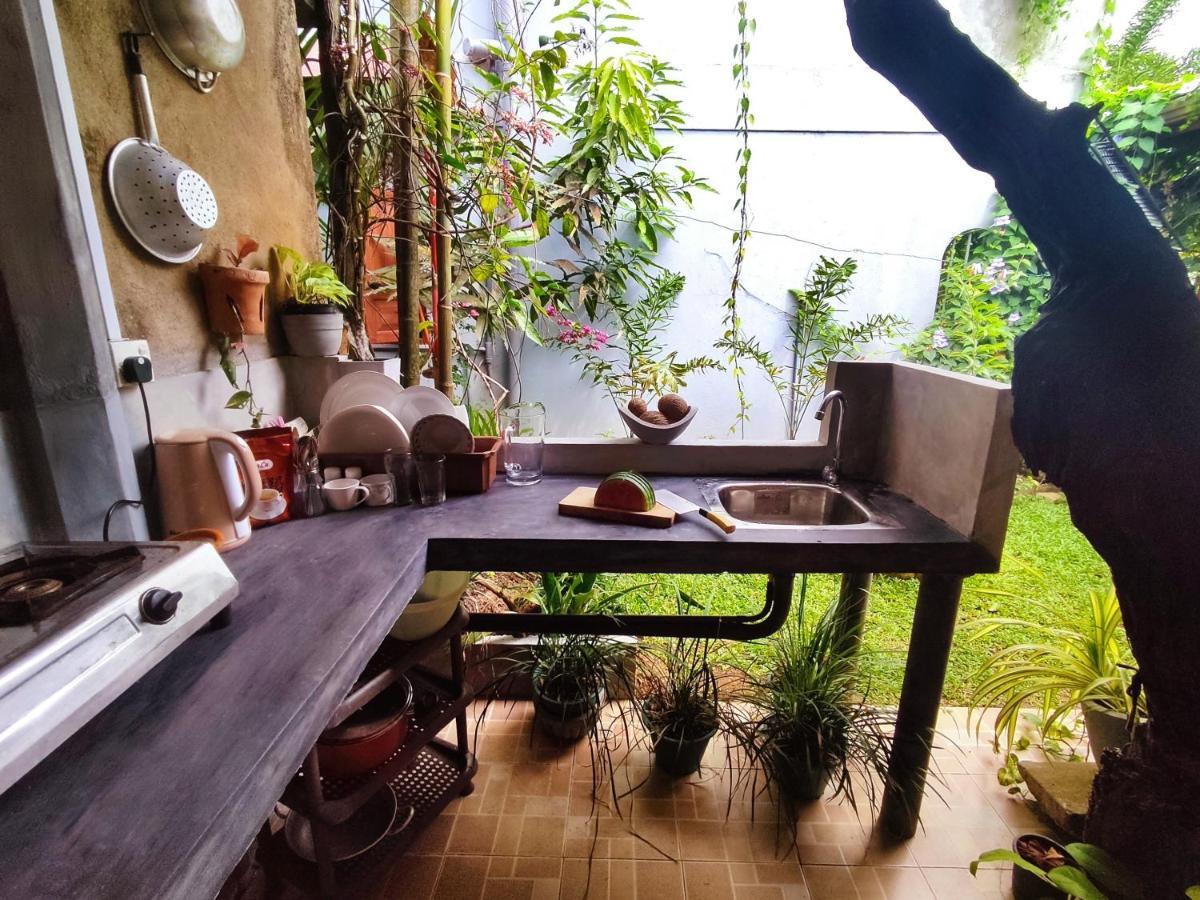Mandara Rest Bed and Breakfast Hikkaduwa Εξωτερικό φωτογραφία
